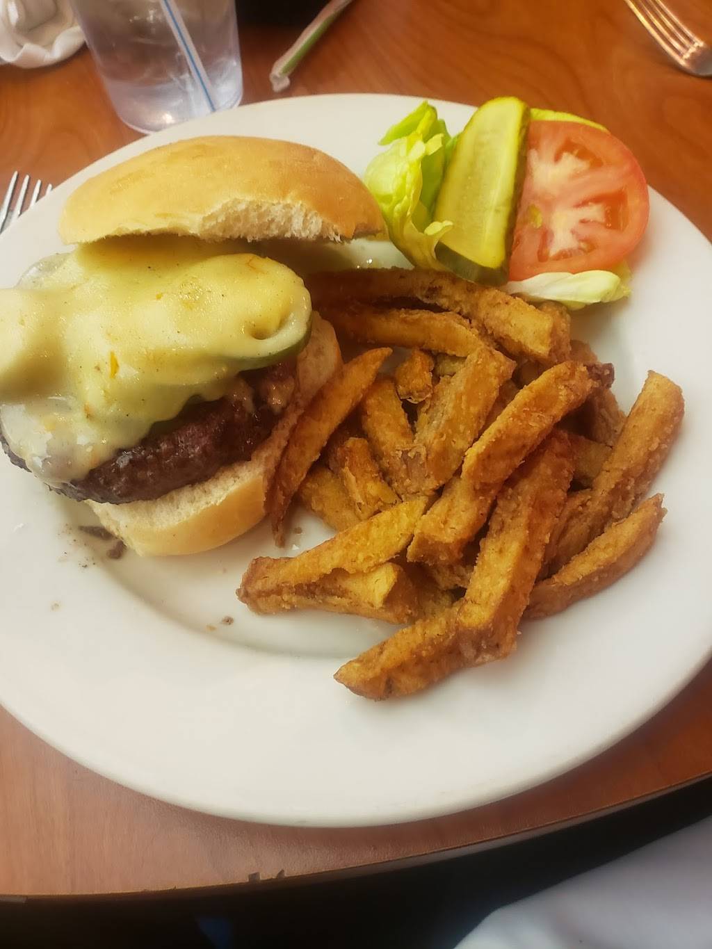 Chef Mikes Charcoal Grill | restaurant | 5910 W 86th St, Indianapolis, IN 46278, USA | 3172959490 OR +1 317-295-9490