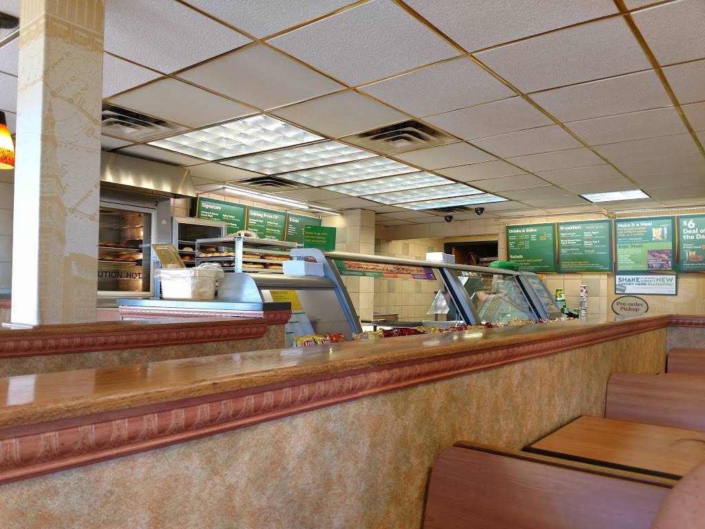 Subway | restaurant | 2212 Vermillion St, Hastings, MN 55033, USA | 6514382991 OR +1 651-438-2991