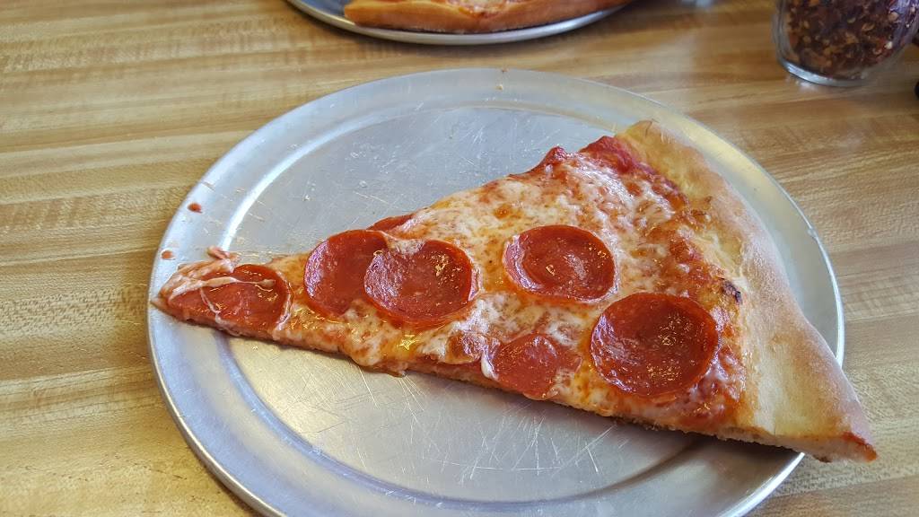 Il Paradiso Pizza & Restaurant | restaurant | 110 Shoprite Blvd, Ellenville, NY 12428, USA | 8456475808 OR +1 845-647-5808