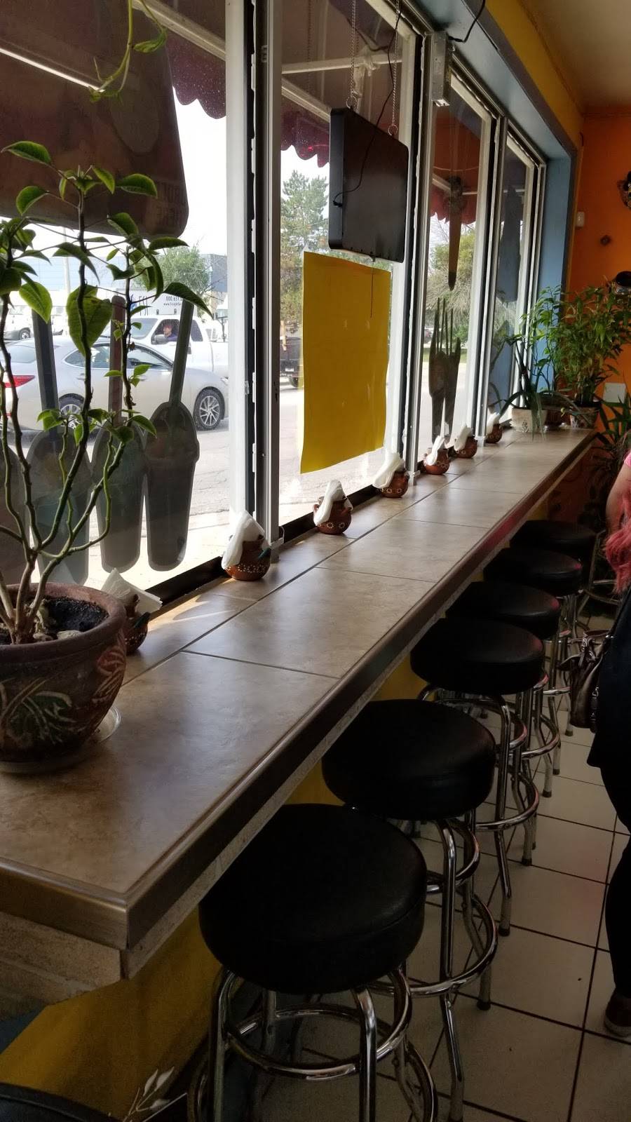 Tamaleria Oaxaca | restaurant | 3319 W Lake St, Melrose Park, IL 60160, USA | 7083566528 OR +1 708-356-6528