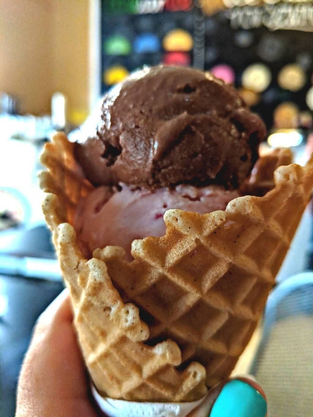 Heres The Scoop Homemade Ice Cream | restaurant | 818 E New Haven Ave #102, Melbourne, FL 32901, USA | 3213124257 OR +1 321-312-4257