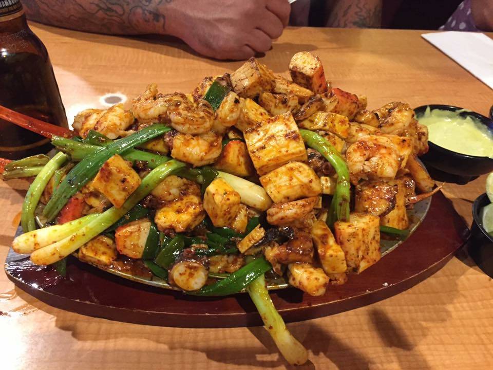 El Calamar | restaurant | 315 W 17th St, Santa Ana, CA 92706, USA | 7148844510 OR +1 714-884-4510