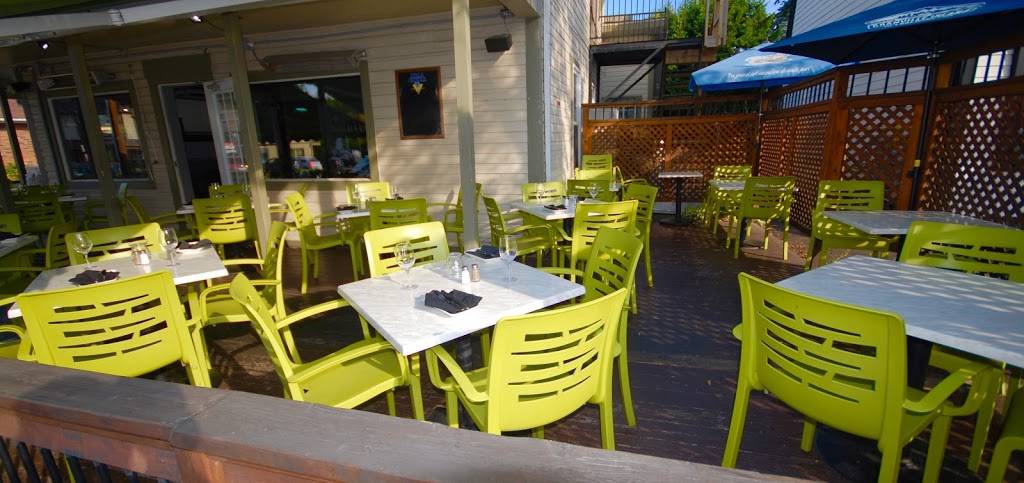 Au Petit Café Chez Denise - Dejeuner Souper Brunch - Resto Famil | restaurant | 338 Rue Principale, Saint-Sauveur, QC J0R 1R0, Canada | 4502275955 OR +1 450-227-5955