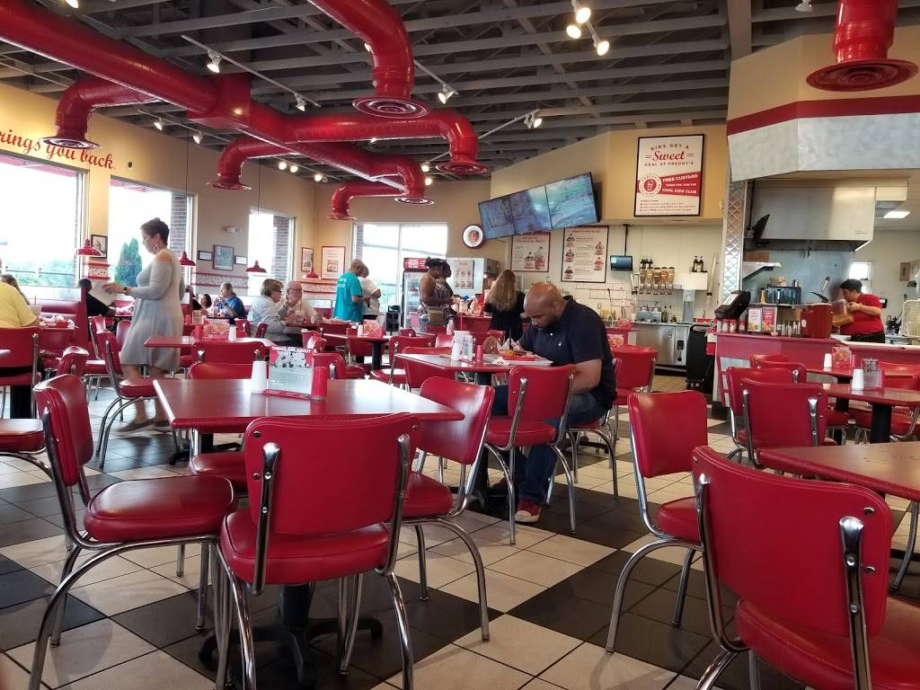 Freddys Frozen Custard & Steakburgers | restaurant | 1421 Boone Station Dr, Burlington, NC 27215, USA | 3365860106 OR +1 336-586-0106