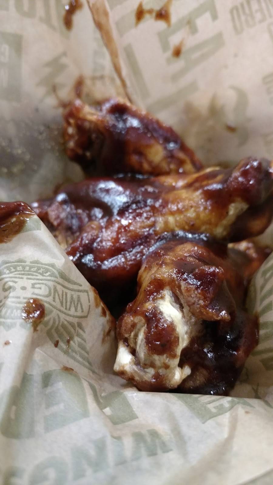 Wingstop | restaurant | 2109 Veterans Pkwy #10, Bloomington, IL 61704, USA | 3098082435 OR +1 309-808-2435