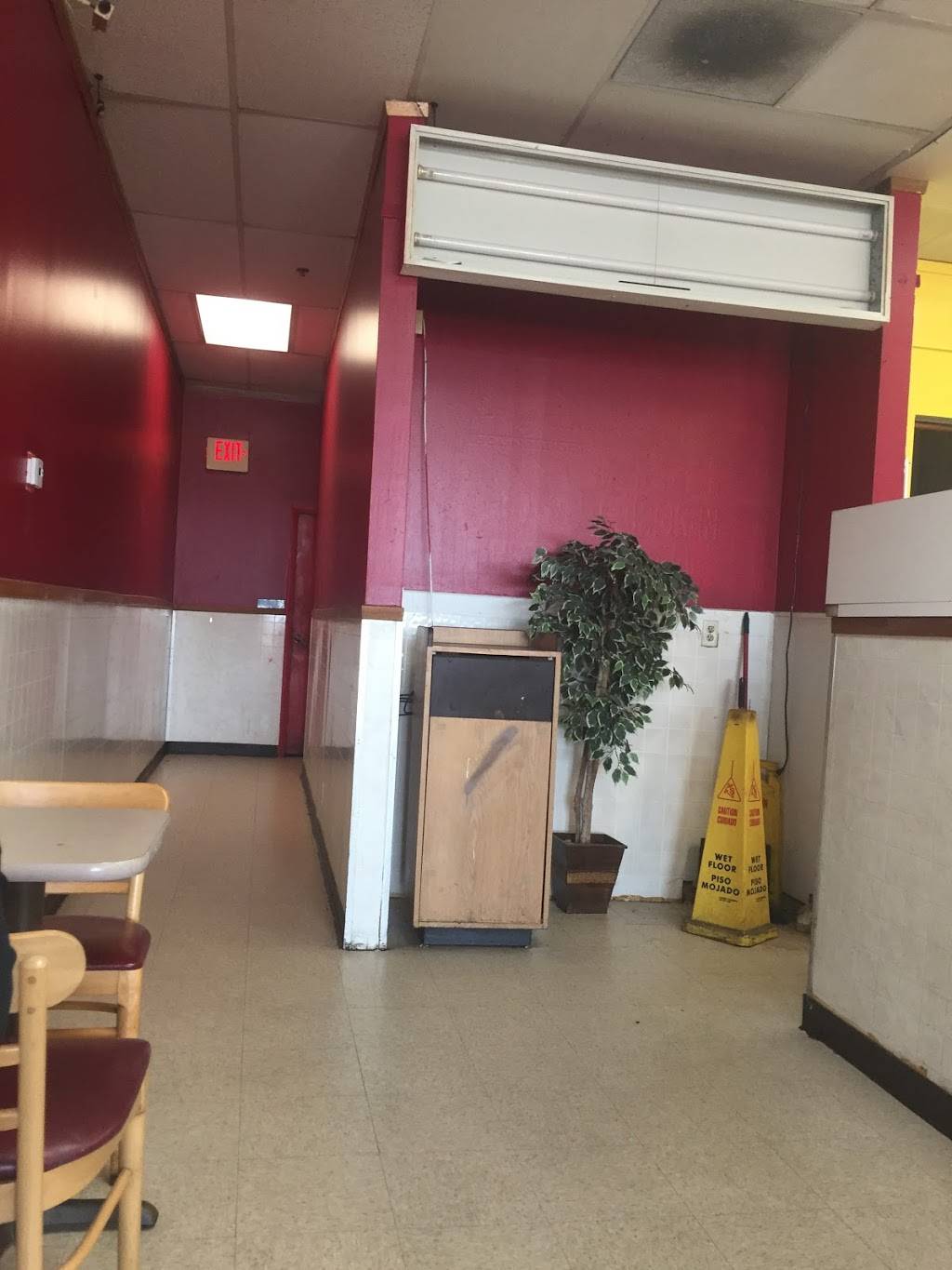 JJ Fish & Chicken | restaurant | 184 S Bolingbrook Dr, Bolingbrook, IL 60440, USA | 6307839160 OR +1 630-783-9160