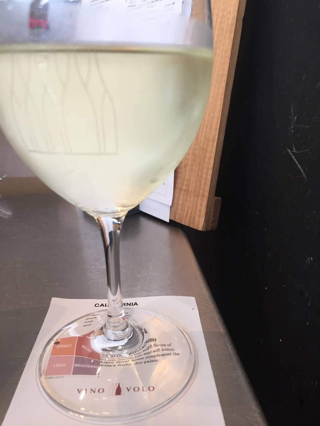 Vino Volo | restaurant | 5300 S Howell Ave, Milwaukee, WI 53207, USA | 4144890542 OR +1 414-489-0542