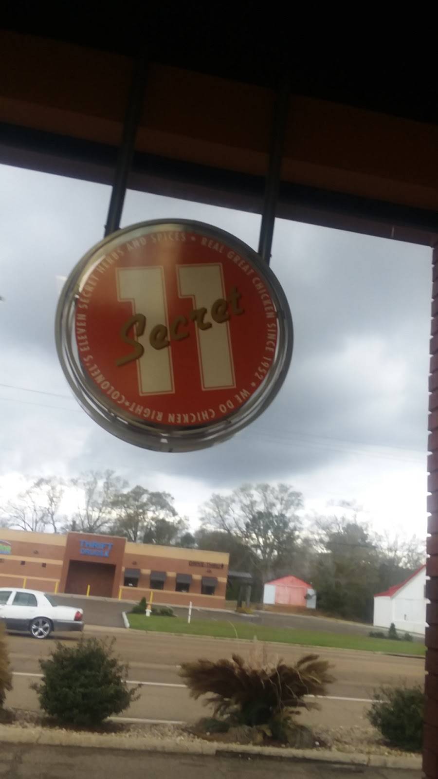 KFC | restaurant | 123 W Presley Blvd, McComb, MS 39648, USA | 6016846841 OR +1 601-684-6841