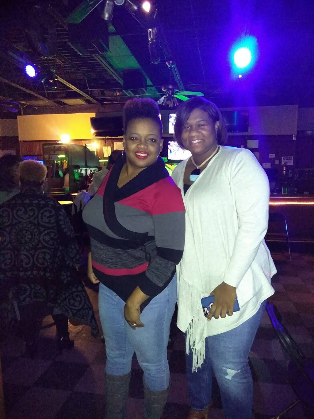 Brownstone Coffee Lounge & Liquor Bar | restaurant | 7733 Reading Rd, Cincinnati, OH 45237, USA | 5134851958 OR +1 513-485-1958