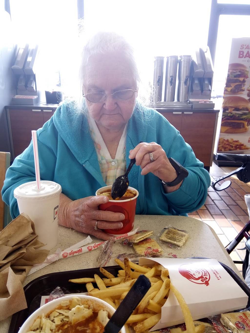 Wendys | restaurant | 2485 Lake Rd, Dyersburg, TN 38024, USA | 7318827439 OR +1 731-882-7439