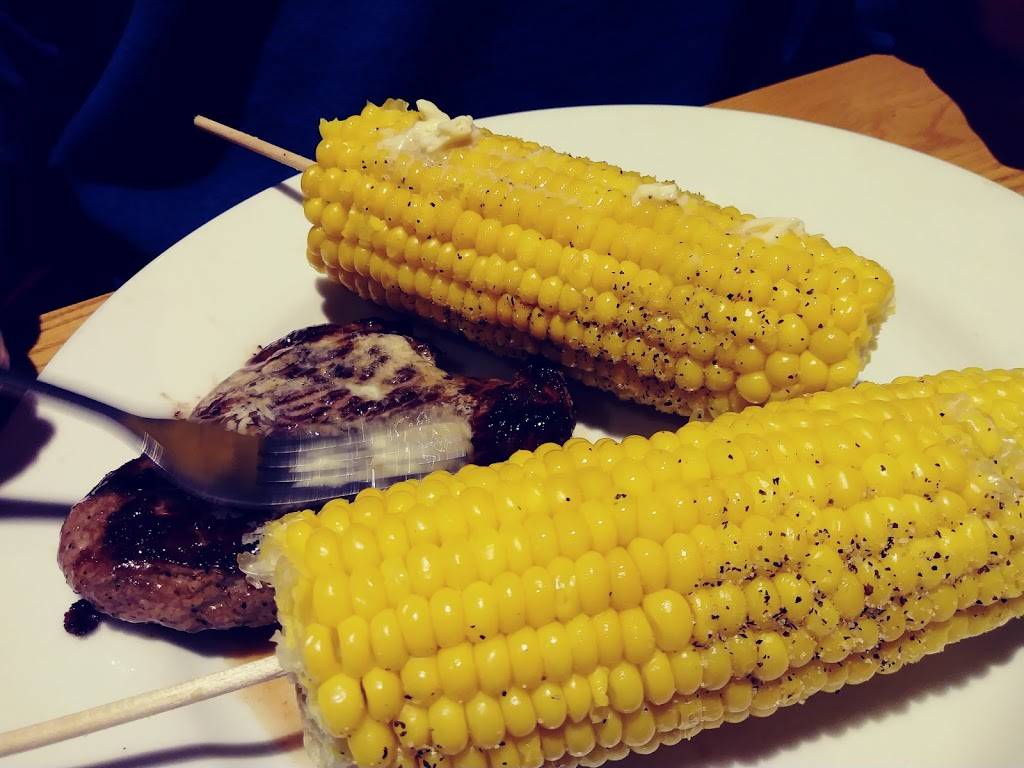 Chilis Grill & Bar | meal takeaway | 3583 Henry St, Norton Shores, MI 49441, USA | 2317805441 OR +1 231-780-5441