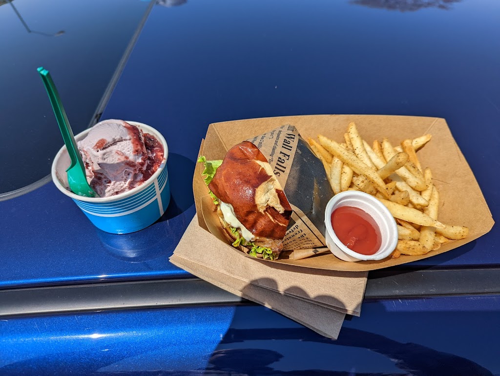 Bloom Burger | restaurant | S College Mall Rd, Bloomington, IN 47401, USA | 8122696049 OR +1 812-269-6049