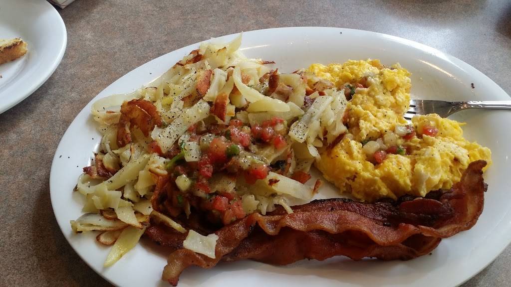 Bravos California Fresh | restaurant | 21635 Eucalyptus Ave, Moreno Valley, CA 92553, USA | 9516563636 OR +1 951-656-3636