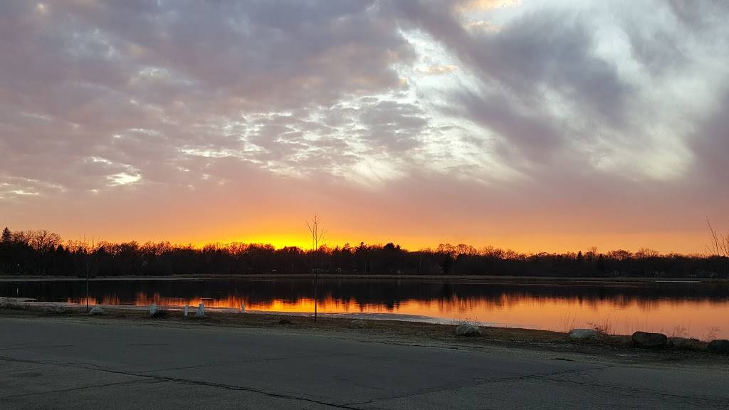 Spoondoggers Bar and Grill | restaurant | N1320 S Lake Shore Dr, Genoa City, WI 53128, USA | 2622958773 OR +1 262-295-8773