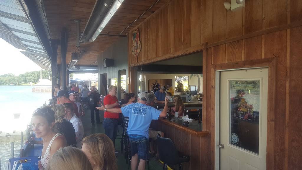 Waterstreet Bar & Grill | restaurant | 201 South St, Evansville, IL 62242, USA | 6188532853 OR +1 618-853-2853