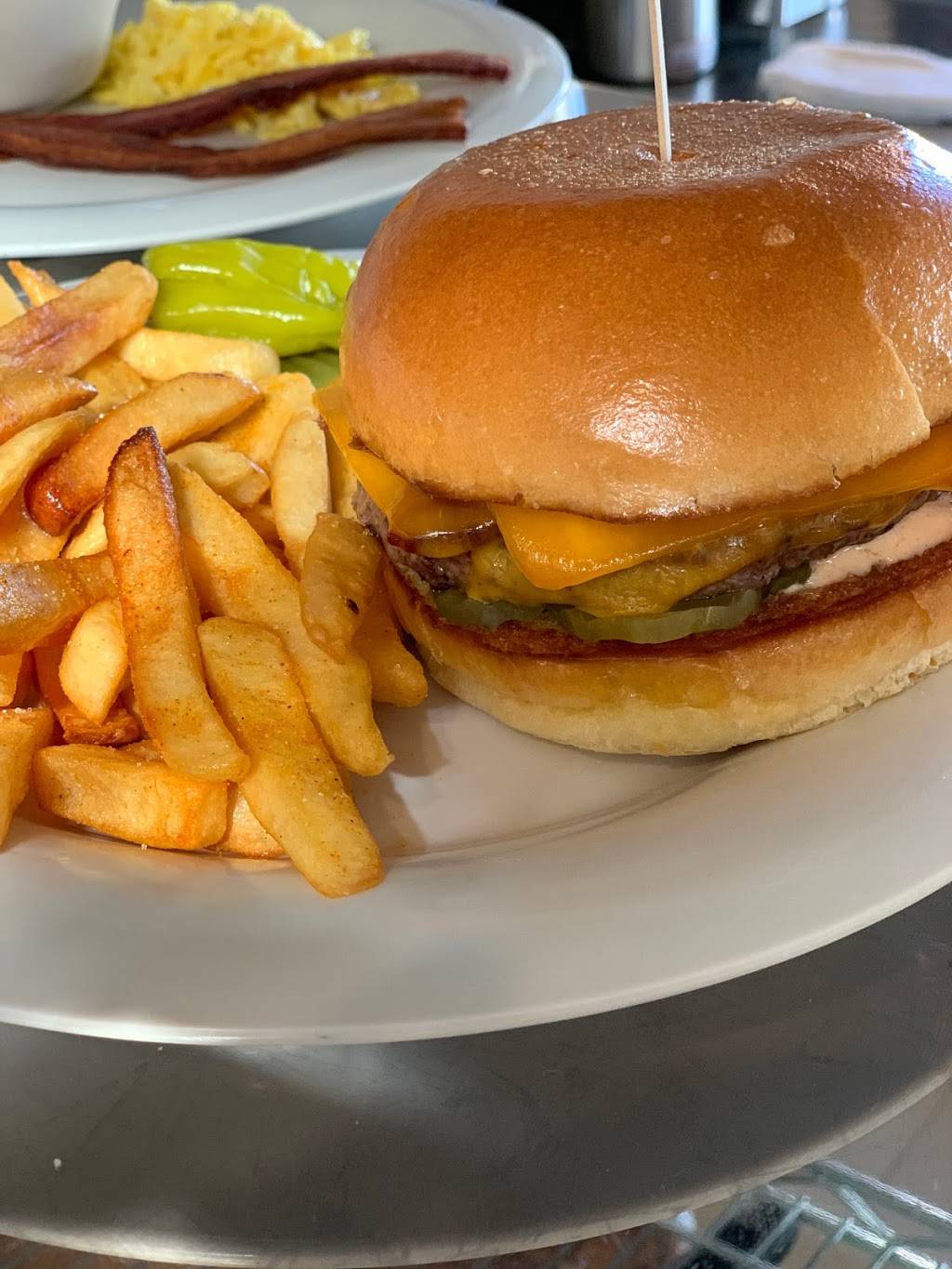 JJ’s Diner | restaurant | 413 State St, Santa Barbara, CA 93101, USA | 8057708066 OR +1 805-770-8066