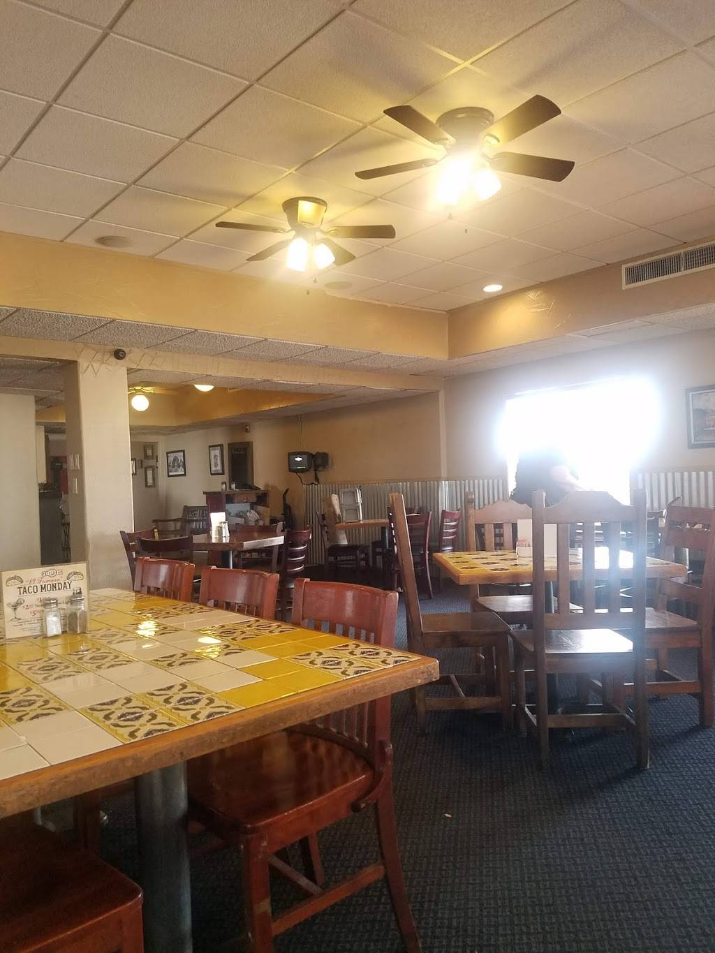 Riviera Restaurant | restaurant | 5218 Doniphan Dr, El Paso, TX 79932, USA | 9155841542 OR +1 915-584-1542