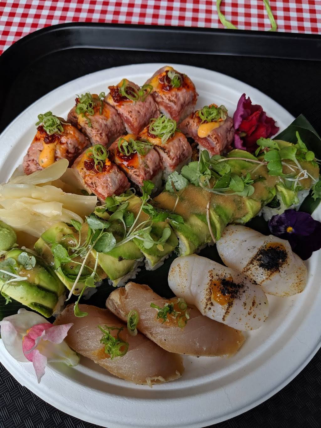 Yoshis Sushi | restaurant | 3530 SW Multnomah Blvd, Portland, OR 97219, USA | 5038332940 OR +1 503-833-2940