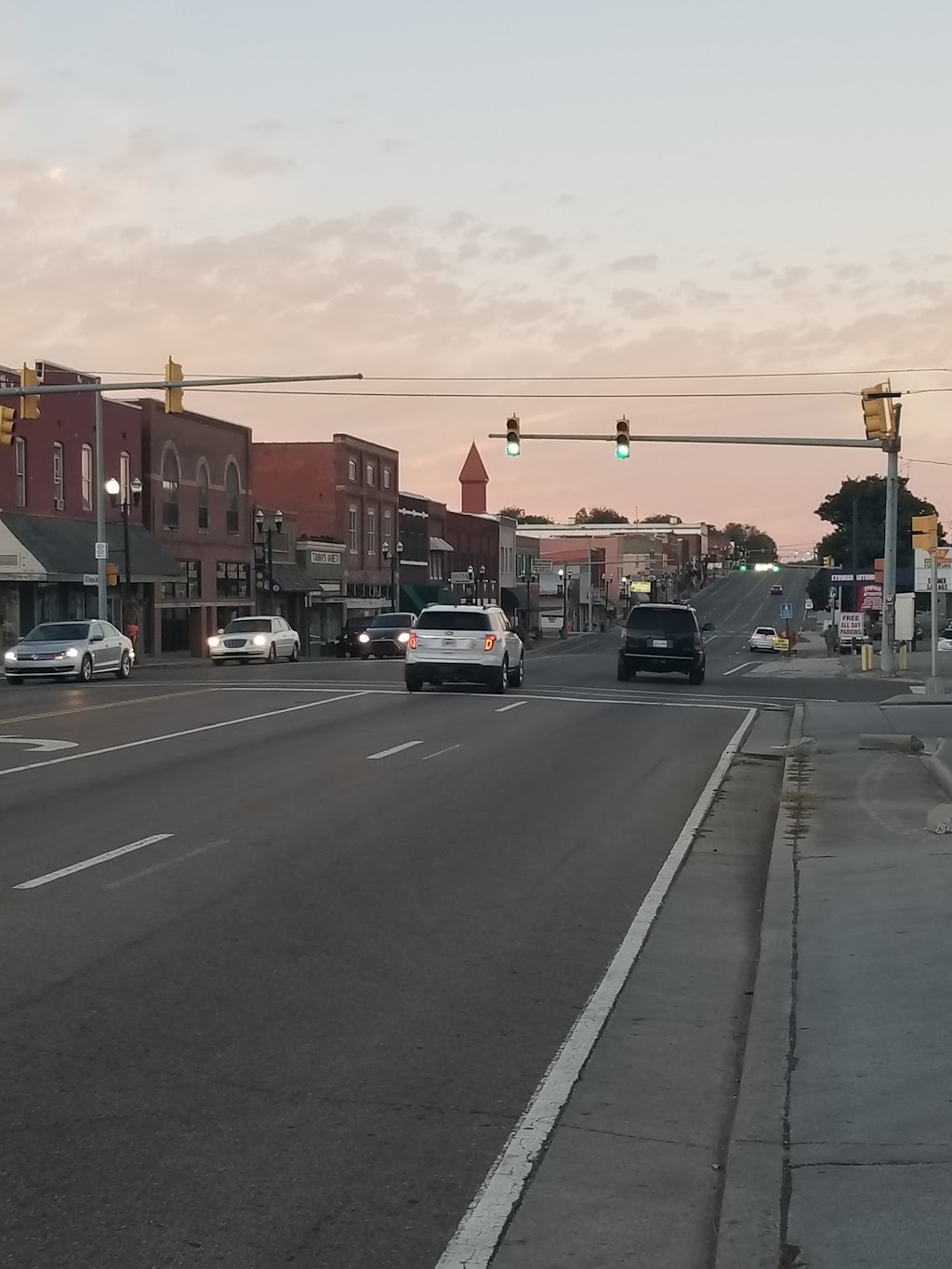 Shell | restaurant | 901 Tennessee Ave, Etowah, TN 37331, USA | 4232635926 OR +1 423-263-5926