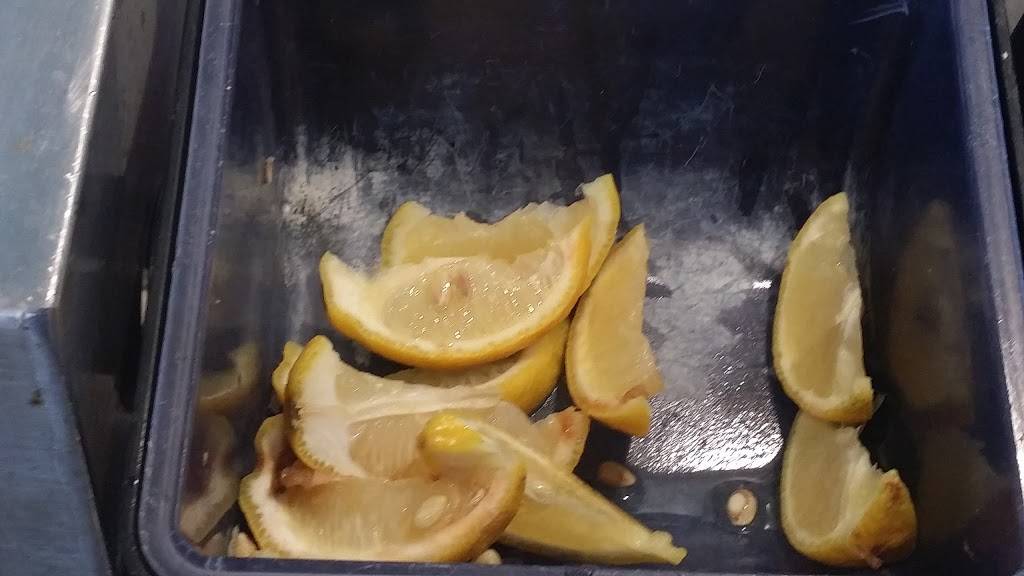 Captain Ds | restaurant | 1318 Dunn Ave, Jacksonville, FL 32218, USA | 9047510800 OR +1 904-751-0800