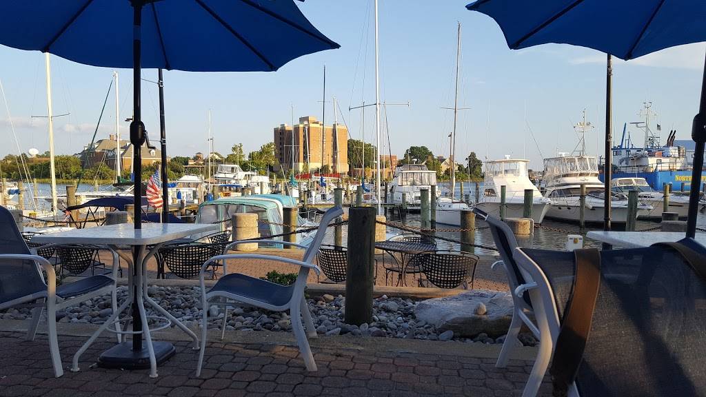 Oyster Alley | restaurant | Ground Floor, Rear, 700 Settlers Landing Rd, Hampton, VA 23669, USA | 7577279700 OR +1 757-727-9700