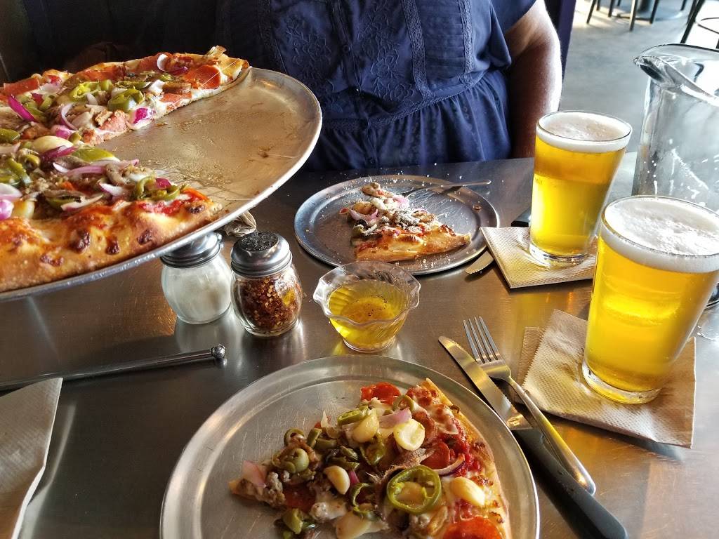 Lupis Pizza Pies | restaurant | 5504 Hixson Pike, Hixson, TN 37343, USA | 4238473700 OR +1 423-847-3700