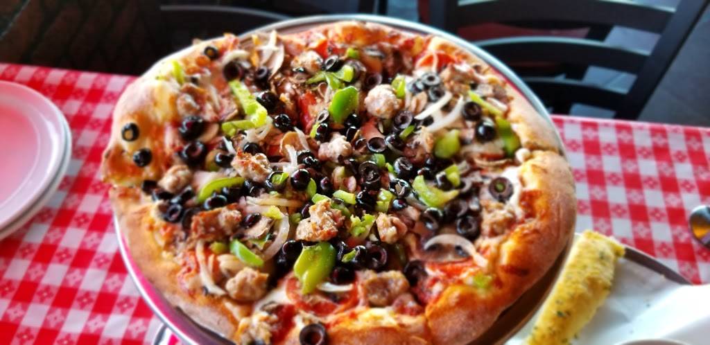 Giannis Pizza | restaurant | 725 Lighthouse Ave, Monterey, CA 93940, USA | 8316491500 OR +1 831-649-1500