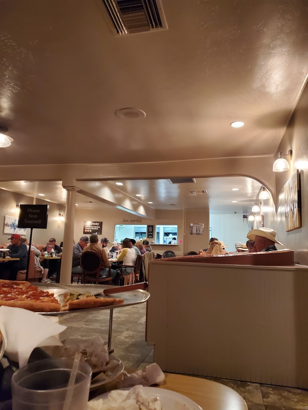 Qorris Restaurant | restaurant | 651 W Wickenburg Way, Wickenburg, AZ 85390, USA | 9286842002 OR +1 928-684-2002