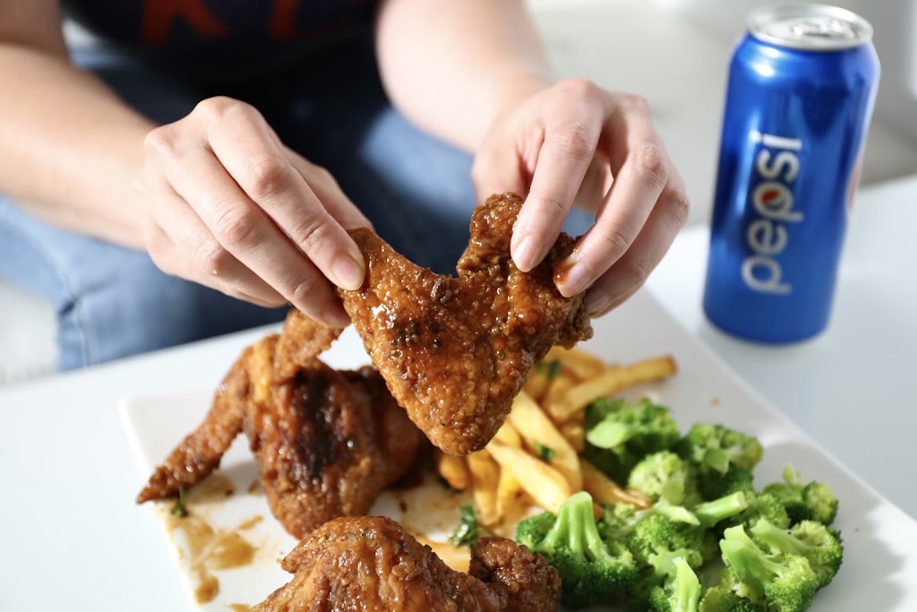 The Epicurean Lounge | restaurant | 7502 Troost Ave #2055, Kansas City, MO 64131, USA | 8163334541 OR +1 816-333-4541