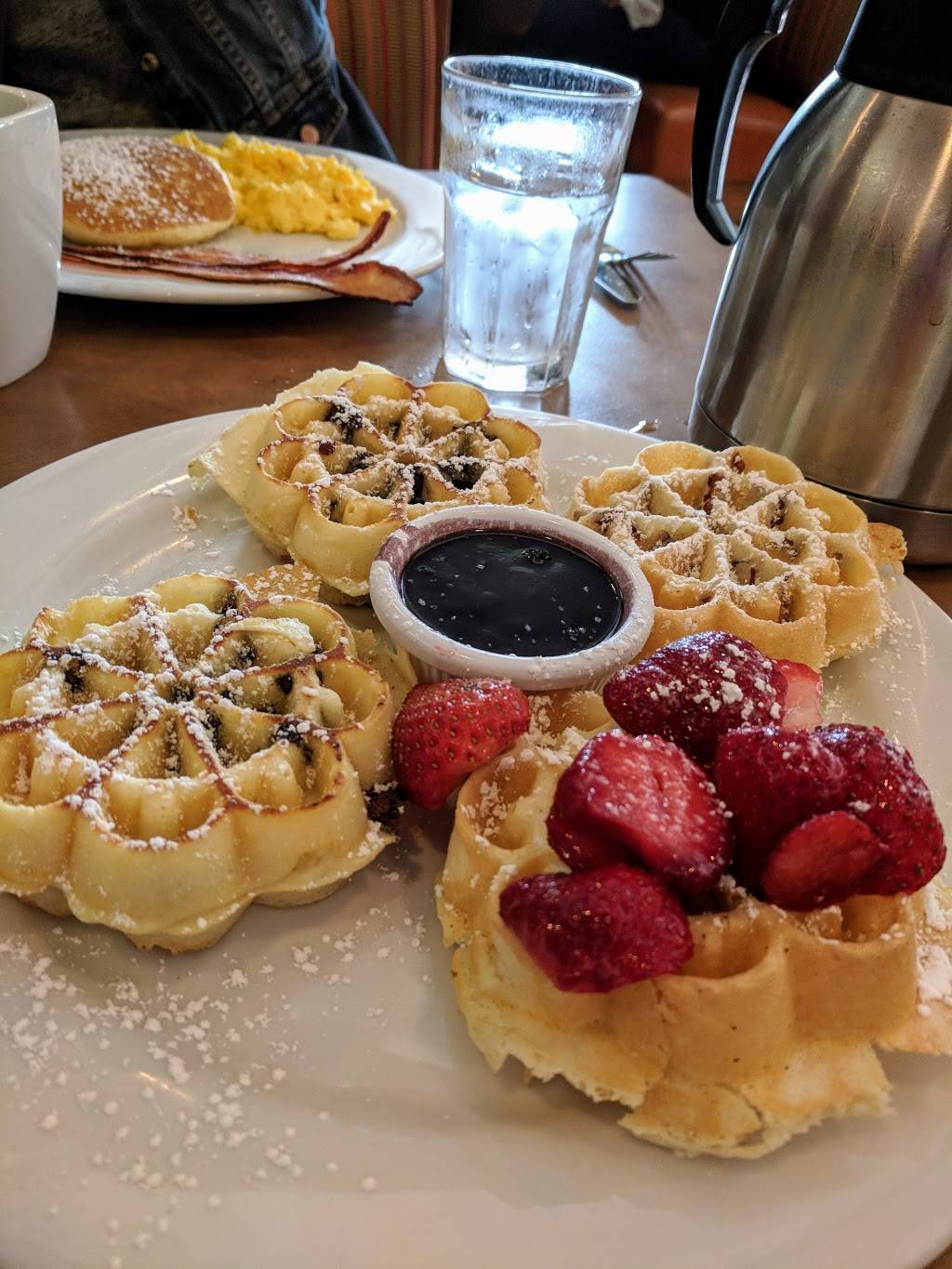 Georgie Vs | restaurant | 1139 Church St, Northbrook, IL 60062, USA | 8477539638 OR +1 847-753-9638