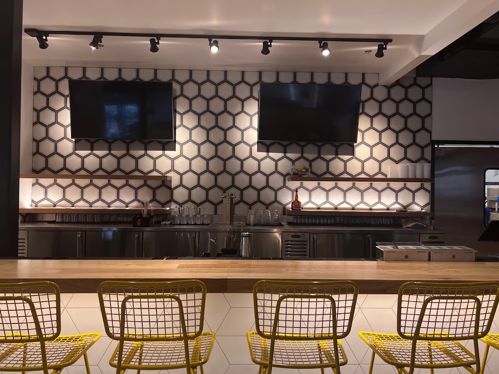 Smashburger | meal takeaway | 200 Quebec St Bldg 100, Unit 115, Denver, CO 80230, USA | 7208656700 OR +1 720-865-6700