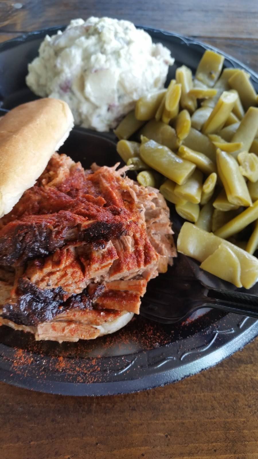 Perrys Smokin Pig | restaurant | 2025 Old Hwy 31, White House, TN 37188, USA | 6156724414 OR +1 615-672-4414