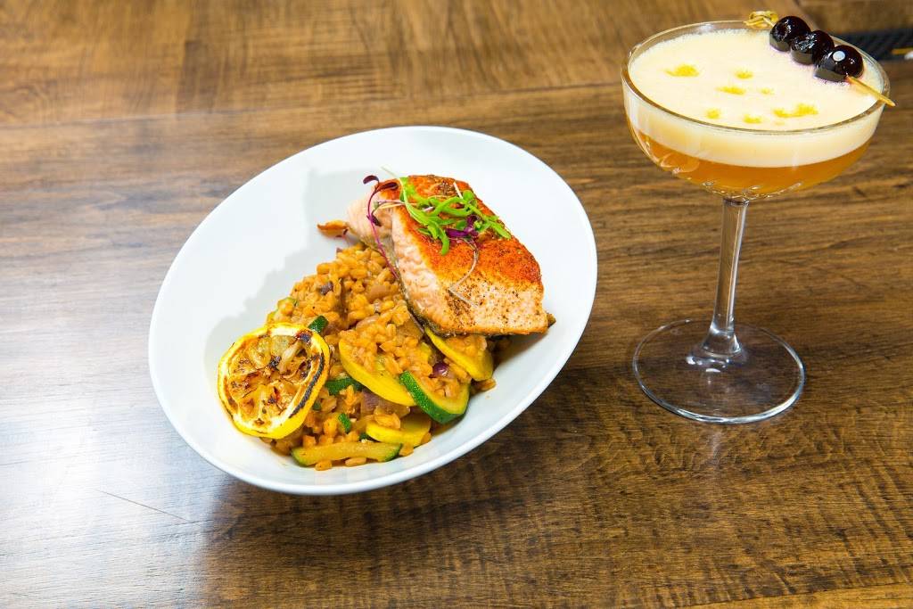 Hook & Hoof New American Kitchen and Cocktail | restaurant | 4125 Erie St, Willoughby, OH 44094, USA | 4405715312 OR +1 440-571-5312