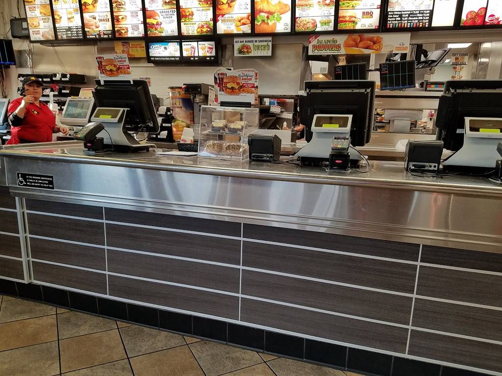 Carls Jr. / Green Burrito | restaurant | 2022 Riverside Ave, Rialto, CA 92377, USA | 9098734766 OR +1 909-873-4766