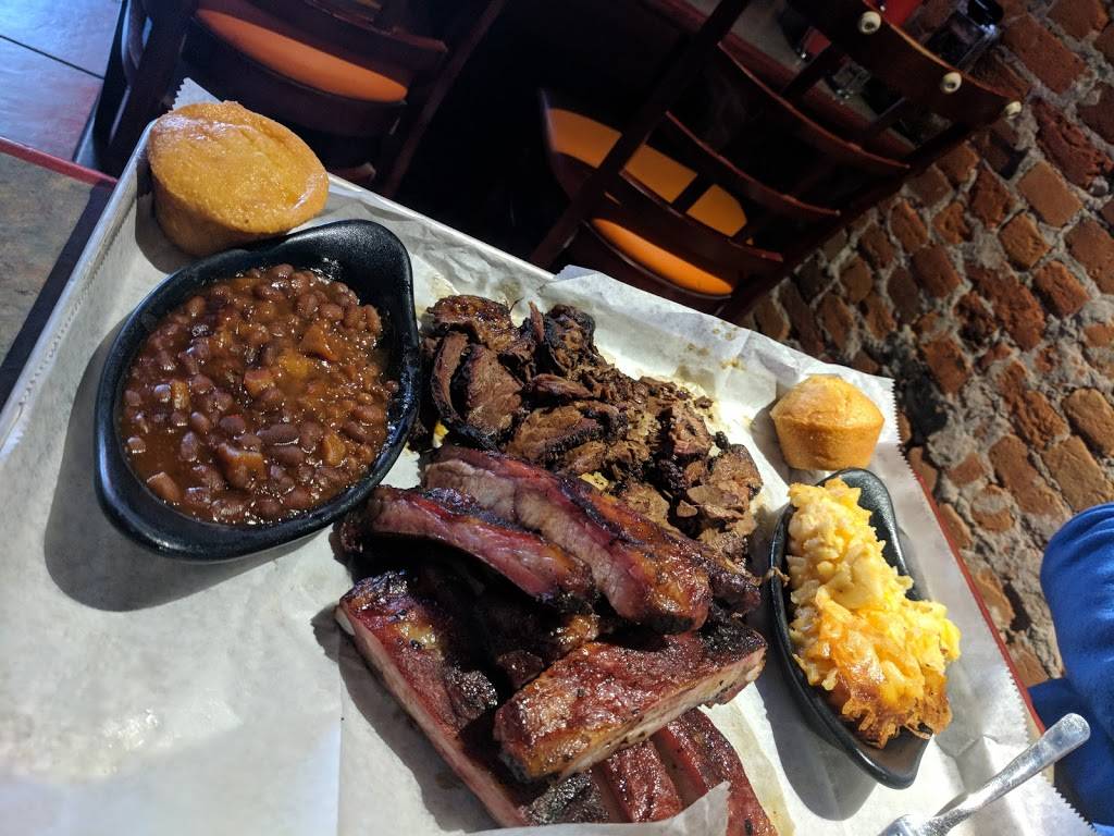 1911 Smokehouse BBQ | restaurant | 11 W Front St, Trenton, NJ 08608, USA | 6096951911 OR +1 609-695-1911