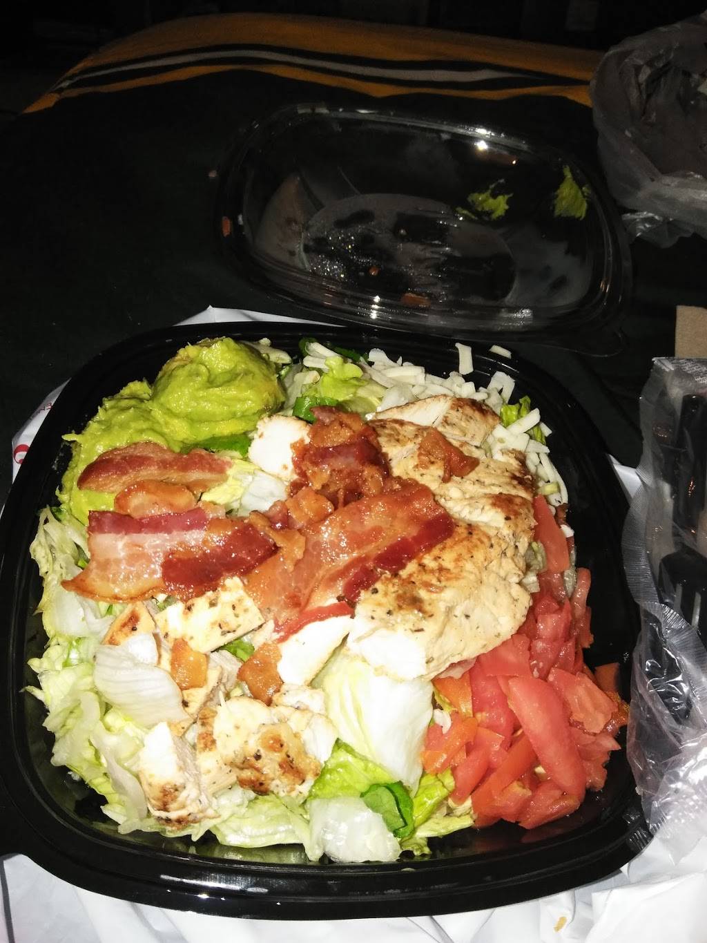 Wendys | restaurant | 2005 N Lewis Ave, Waukegan, IL 60087, USA | 8473360067 OR +1 847-336-0067