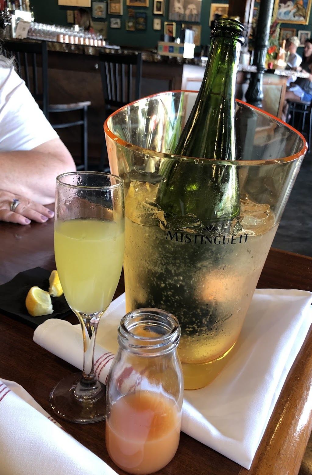 5 Points Diner and Bar | restaurant | 1016 Woodland St, Nashville, TN 37206, USA | 6157479955 OR +1 615-747-9955