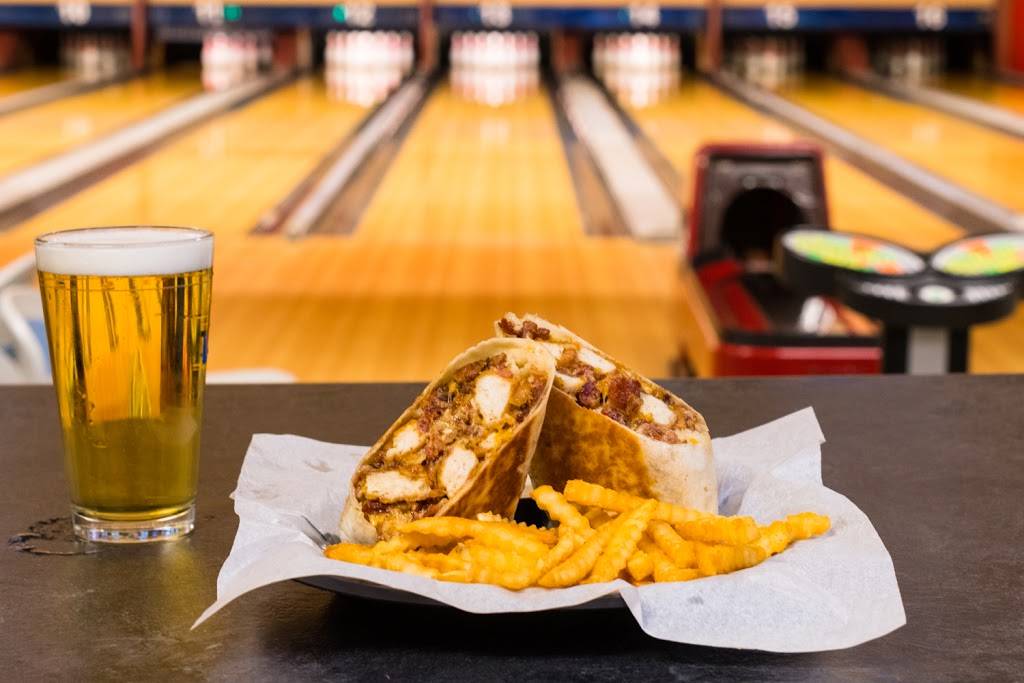 Thunderbird Lanes | restaurant | 1117 8th St, Baraboo, WI 53913, USA | 6083569111 OR +1 608-356-9111