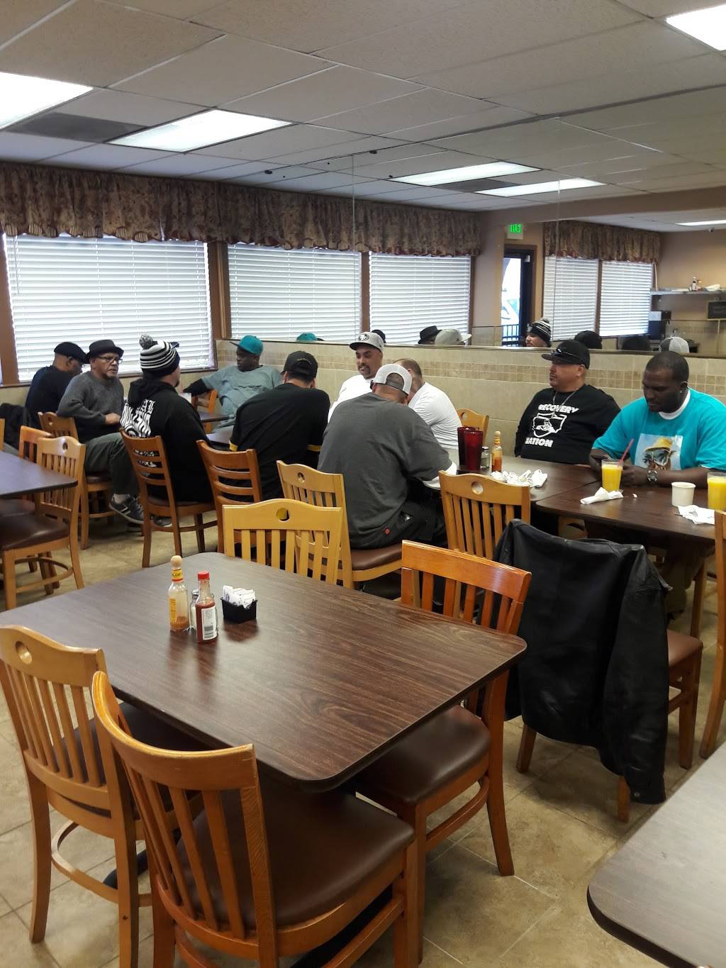 Manor Grill | restaurant | 526 Manor Blvd, San Leandro, CA 94579, USA | 5109697354 OR +1 510-969-7354