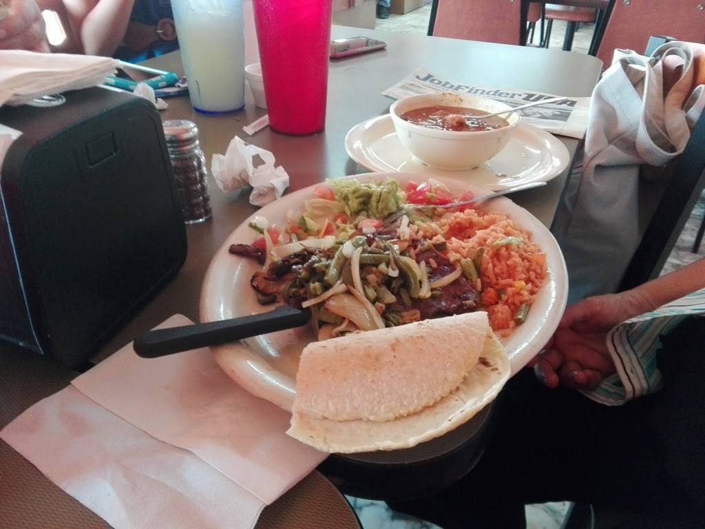 Subway Restaurants | restaurant | 314 S WW White Rd, San Antonio, TX 78219, USA | 2103599747 OR +1 210-359-9747