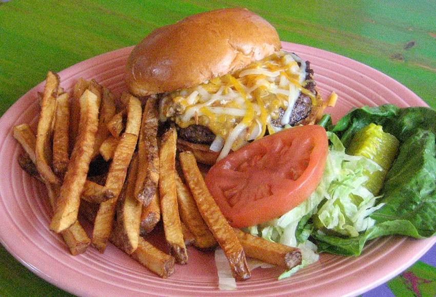 Listas Grill | restaurant | 2412 Mountain Rd, Pasadena, MD 21122, USA | 4104378999 OR +1 410-437-8999