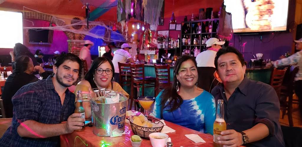 Saritas | restaurant | 82 President St, Passaic, NJ 07055, USA | 9734700473 OR +1 973-470-0473