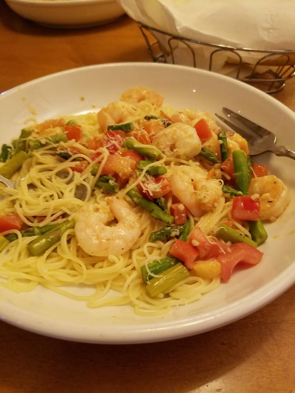 Olive Garden Italian Restaurant | meal takeaway | 3725 Stone Creek Blvd, Cincinnati, OH 45251, USA | 5132451820 OR +1 513-245-1820