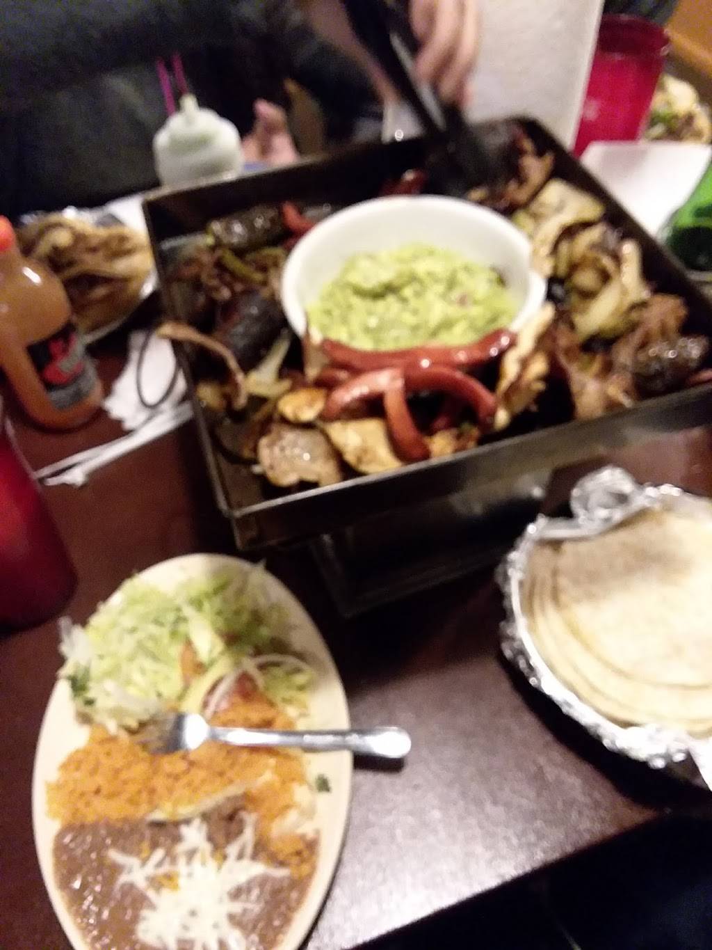 Mi Lupita | restaurant | 86 9th St Cir NE, Sioux Center, IA 51250, USA | 7127221765 OR +1 712-722-1765