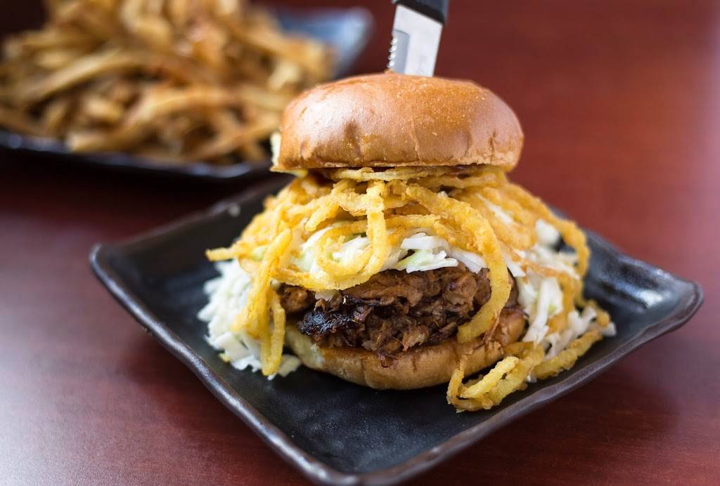 Coaches Burger Bar Salem | restaurant | 635 E State St, Salem, OH 44460, USA | 2345674880 OR +1 234-567-4880