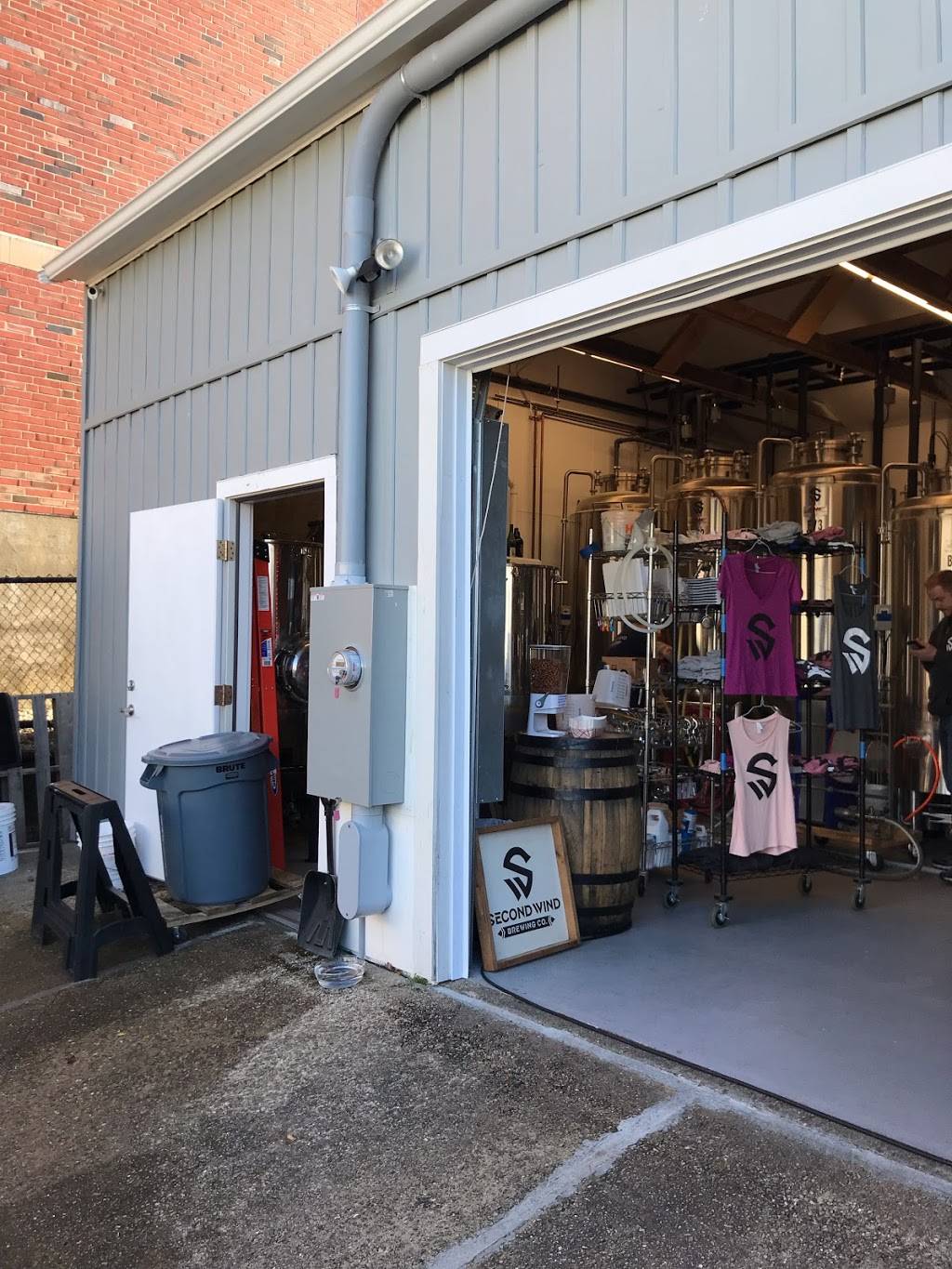 Second Wind Brewing Company | restaurant | 7 Howland St, Plymouth, MA 02360, USA | 5085915915 OR +1 508-591-5915