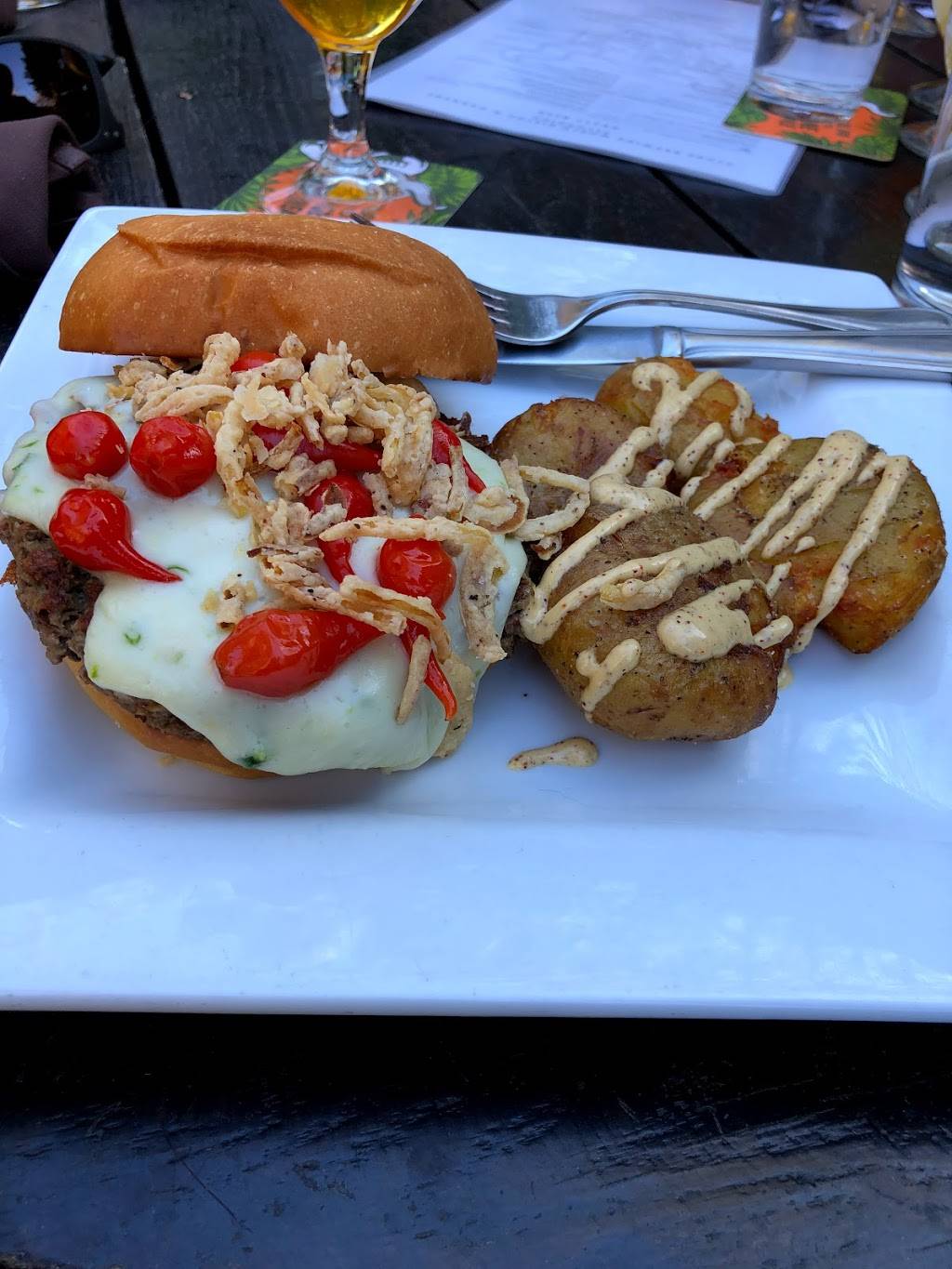 Stone Brewing | restaurant | 1999 Citracado Parkway, Escondido, CA 92029, USA | 7602947899 OR +1 760-294-7899