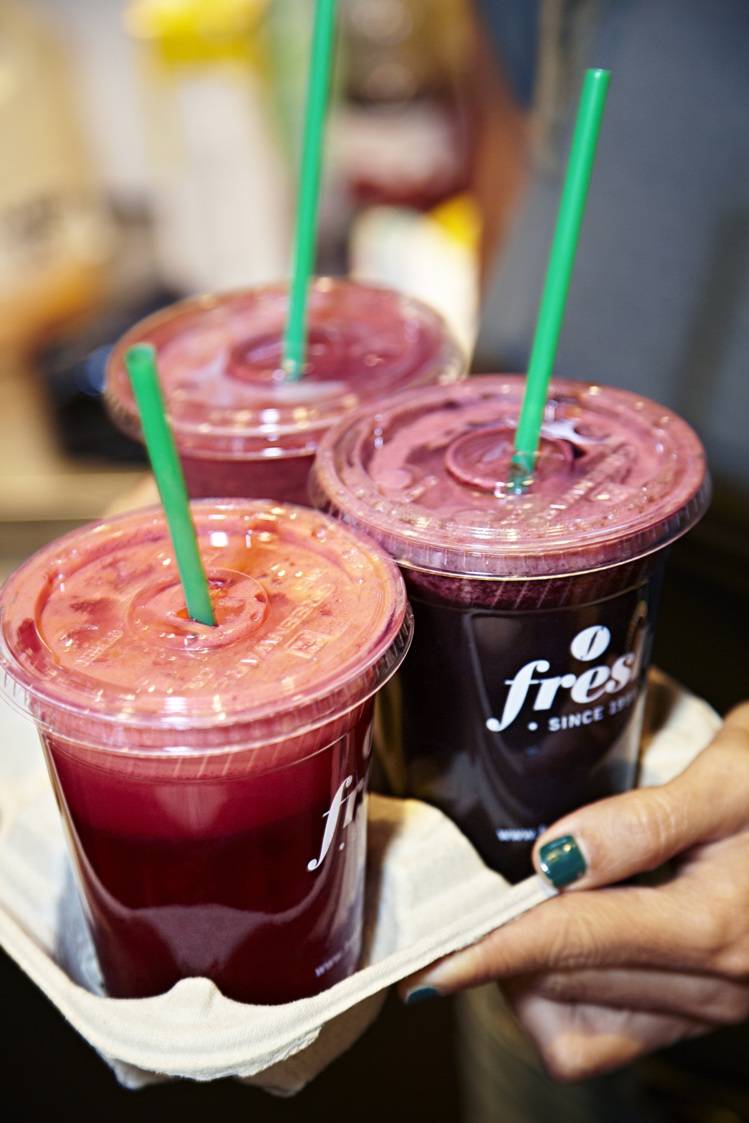 Fresh on Eglinton | restaurant | 90 Eglinton Ave E, Toronto, ON M4P 1A6, Canada | 4165994442 OR +1 416-599-4442