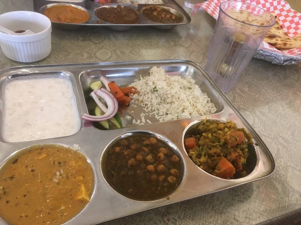 Standard Sweets and Restaurant | restaurant | 2877 Derry Rd E, Mississauga, ON L4T 1A6, Canada | 9056128381 OR +1 905-612-8381