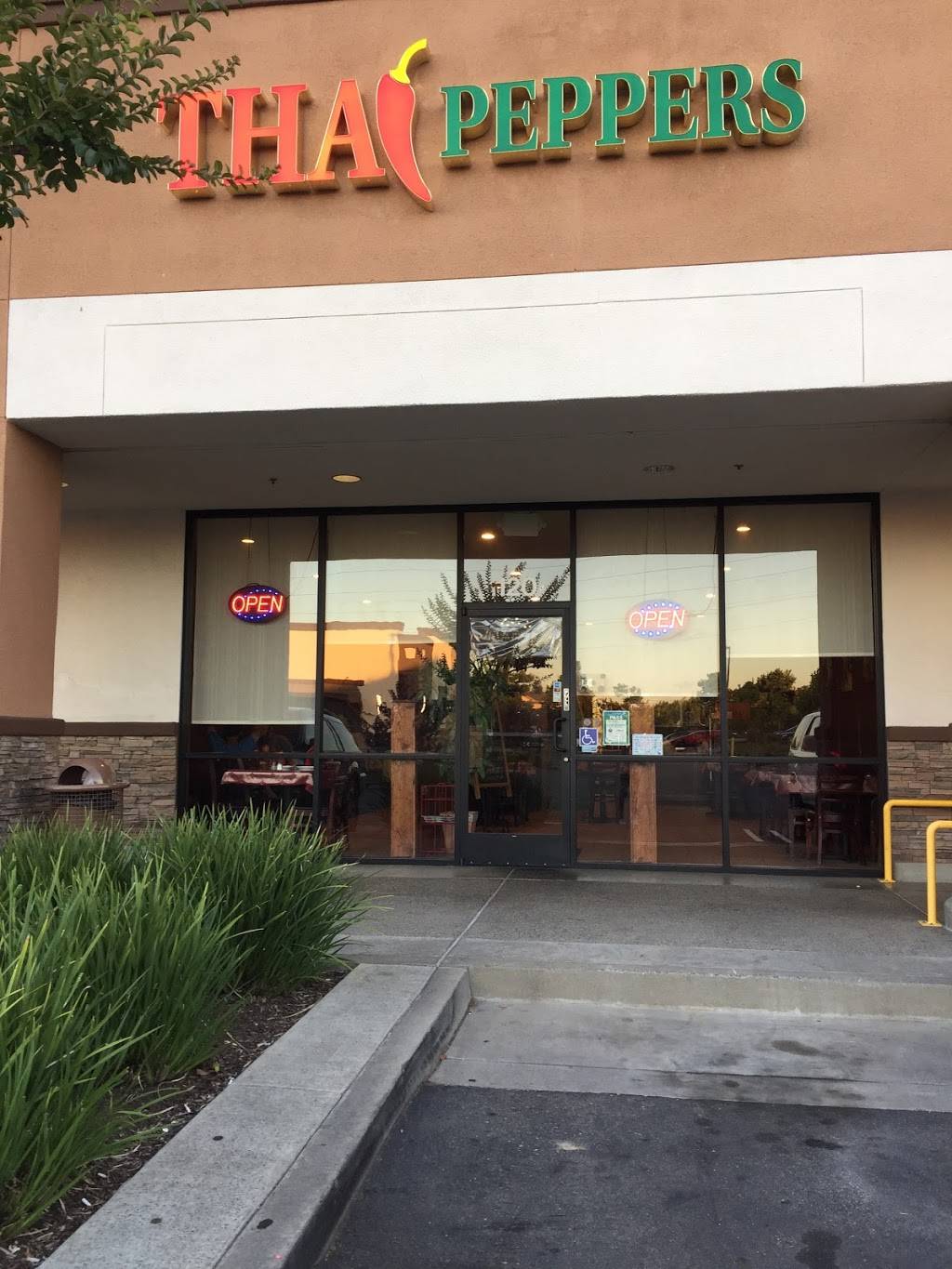 Thai Pepper | restaurant | 970 Sunrise Ave, Roseville, CA 95661, USA | 9162977296 OR +1 916-297-7296